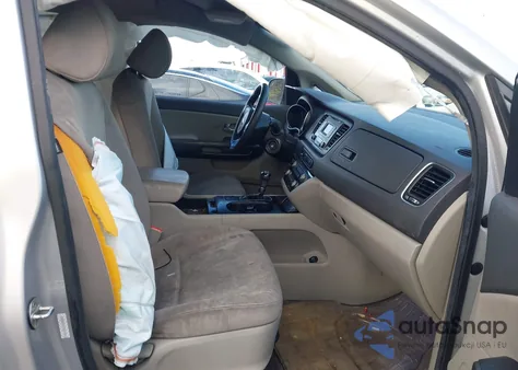 2015 Kia Sedona L z USA, uszkodzony, nr VIN KNDMA5C13F6037940